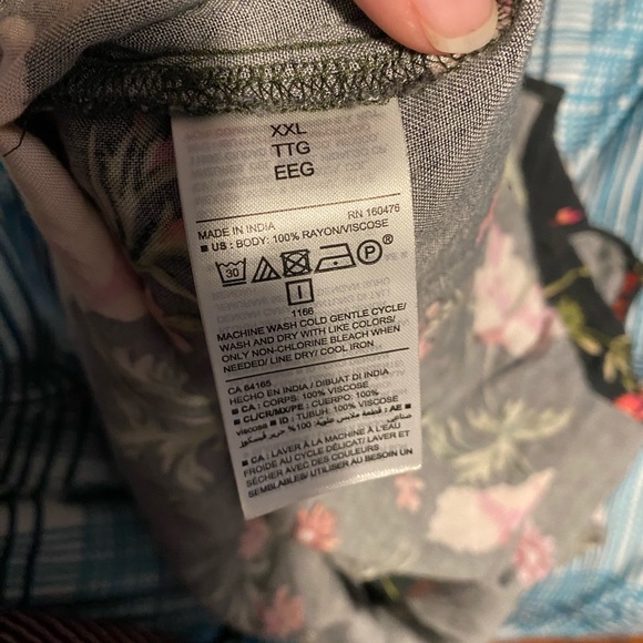 Old navy cami - Picture 6 of 6